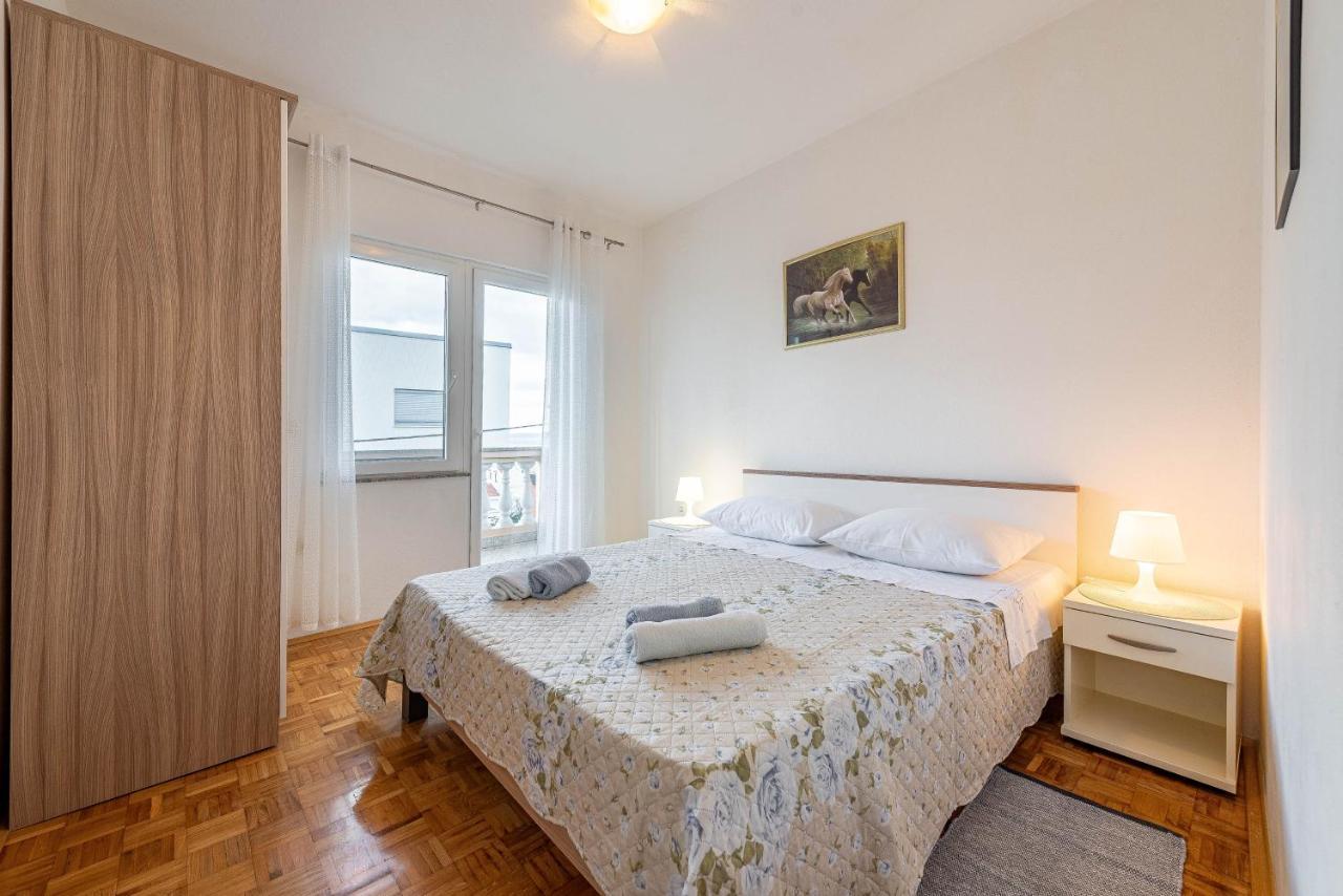 Family Friendly Seaside Apartments Kozino, Zadar - 5749 بيتريتْشاني المظهر الخارجي الصورة