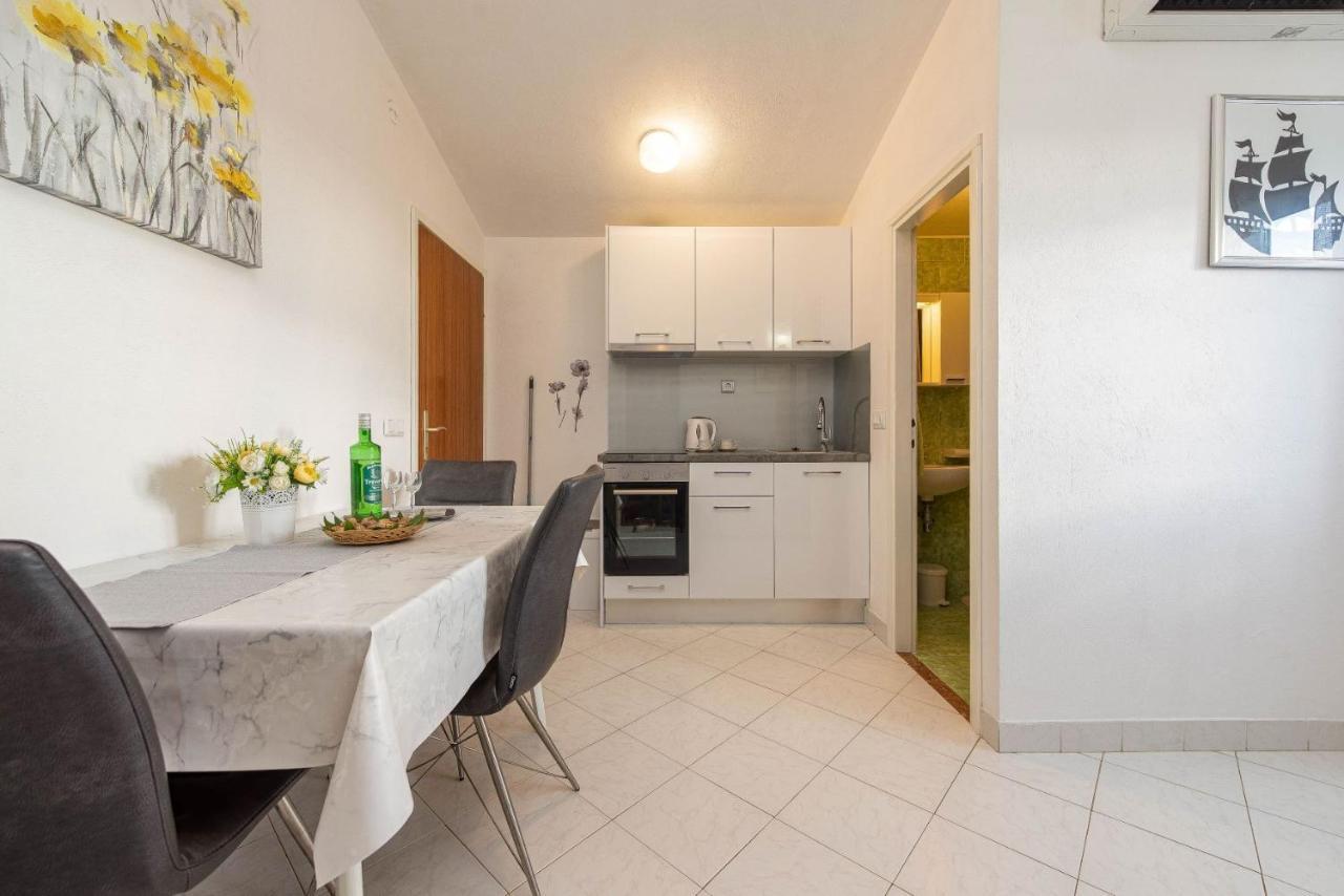 Family Friendly Seaside Apartments Kozino, Zadar - 5749 بيتريتْشاني المظهر الخارجي الصورة